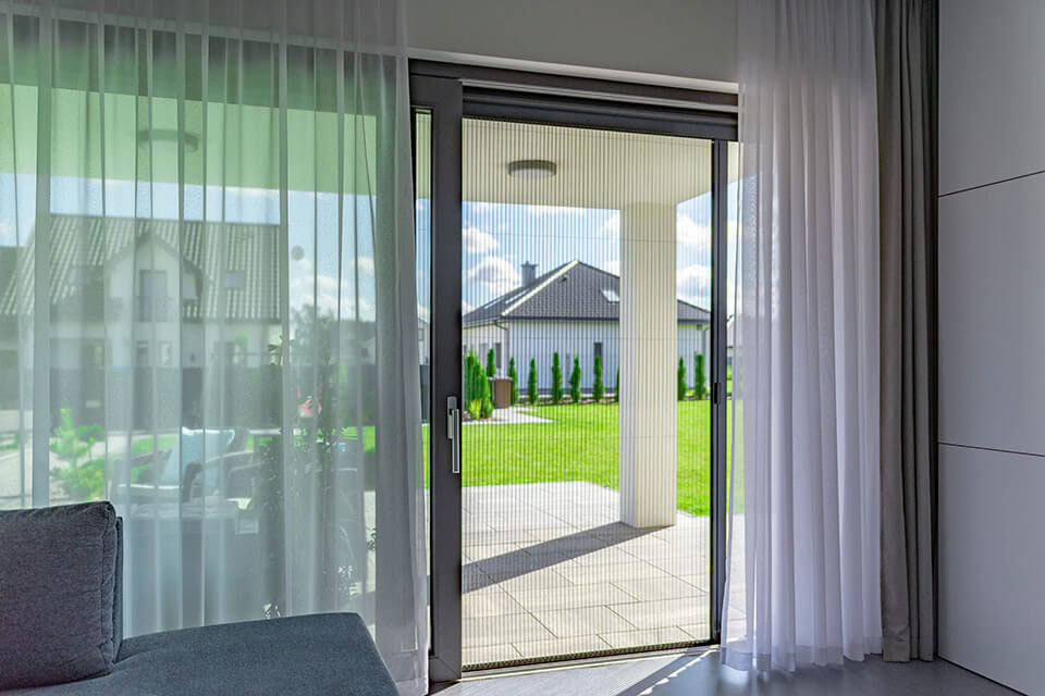 Pleated mosquito net in Patio HST.