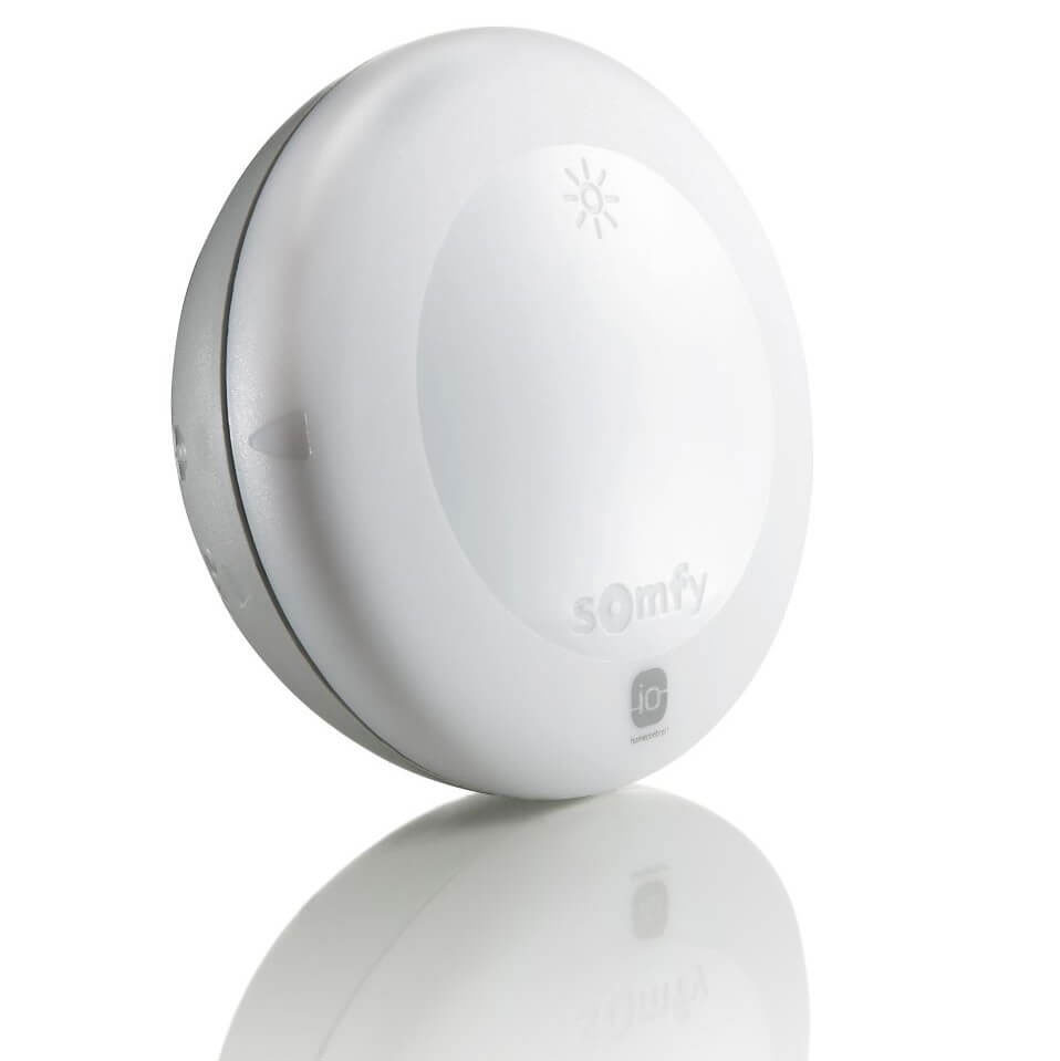 Somfy solar sensors allow you to control the position of the blinds based on the intensity of sunlight.